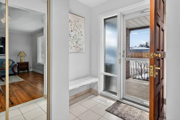 94 Goldsboro RD, Toronto W05, ON M9L 1A8