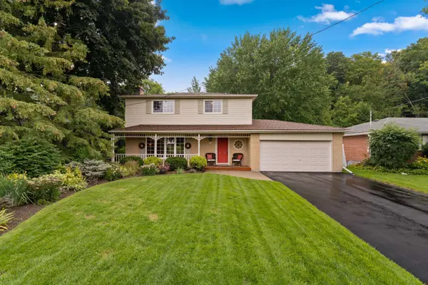 28 Hilltop DR, Caledon, ON L7C 1H6