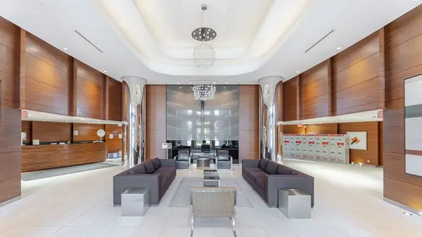 5 Valhalla Inn RD #611, Toronto W08, ON M9B 1S9