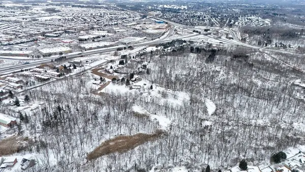 1127 & 1135 OLD MOHAWK RD, Hamilton, ON L9G 3K9