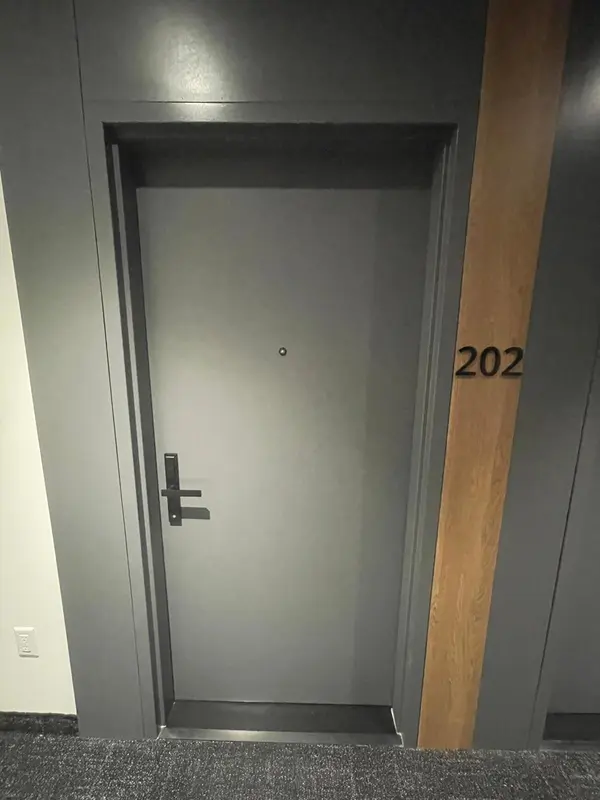 1600 James Naismith DR #202, Cyrville - Carson Grove - Pineview, ON K1B 5N8