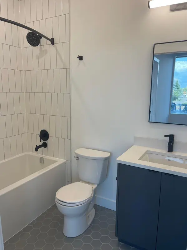 1600 James Naismith DR #202, Cyrville - Carson Grove - Pineview, ON K1B 5N8