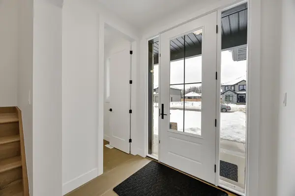 211 Foxborough PL, Thames Centre, ON N0M 2P0