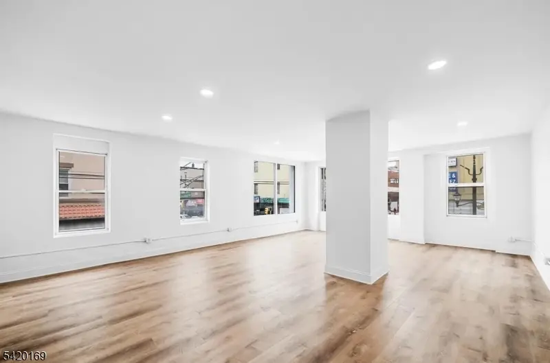 4419 Bergenline Ave, Union City, NJ 07087