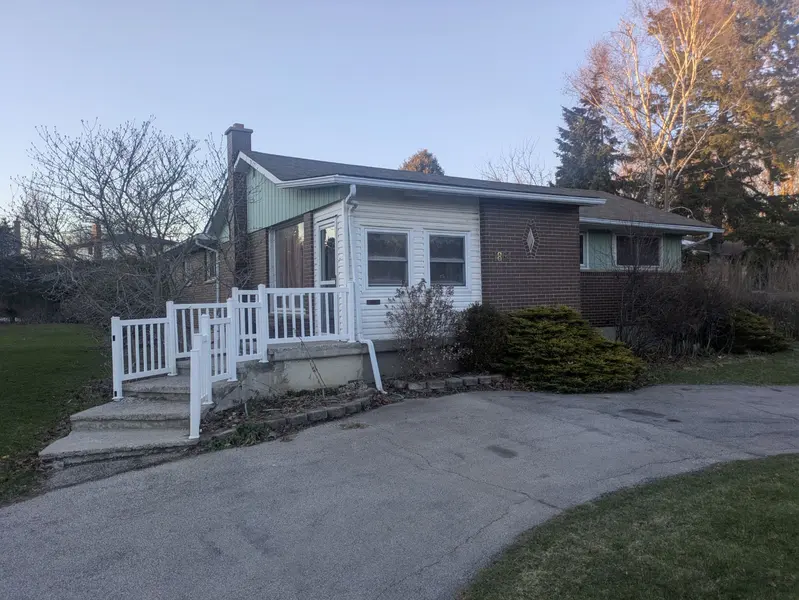 1864 Manning RD, Whitby, ON L1N 3M3