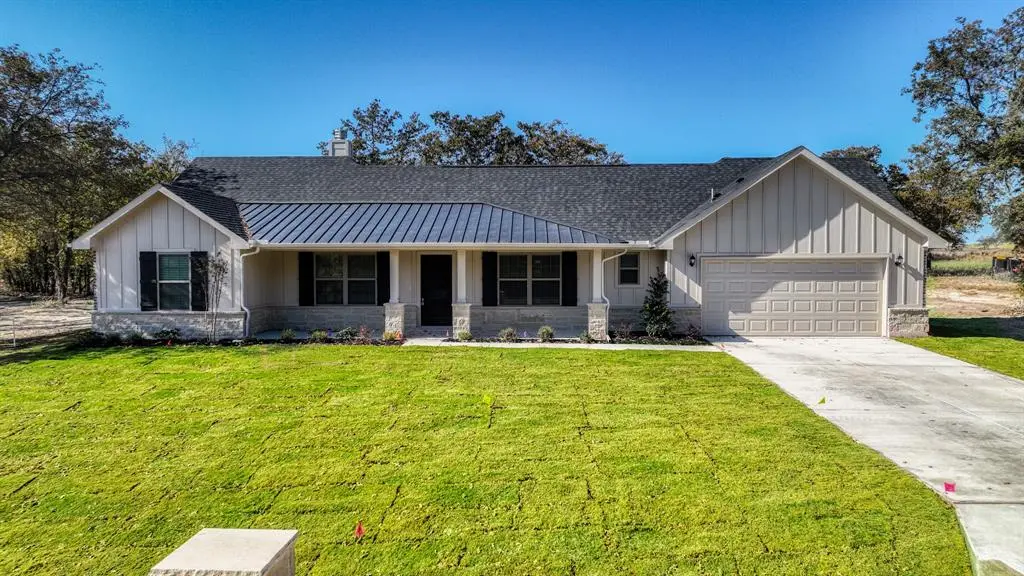 112 Sedona Creek Court, Poolville, TX 76487