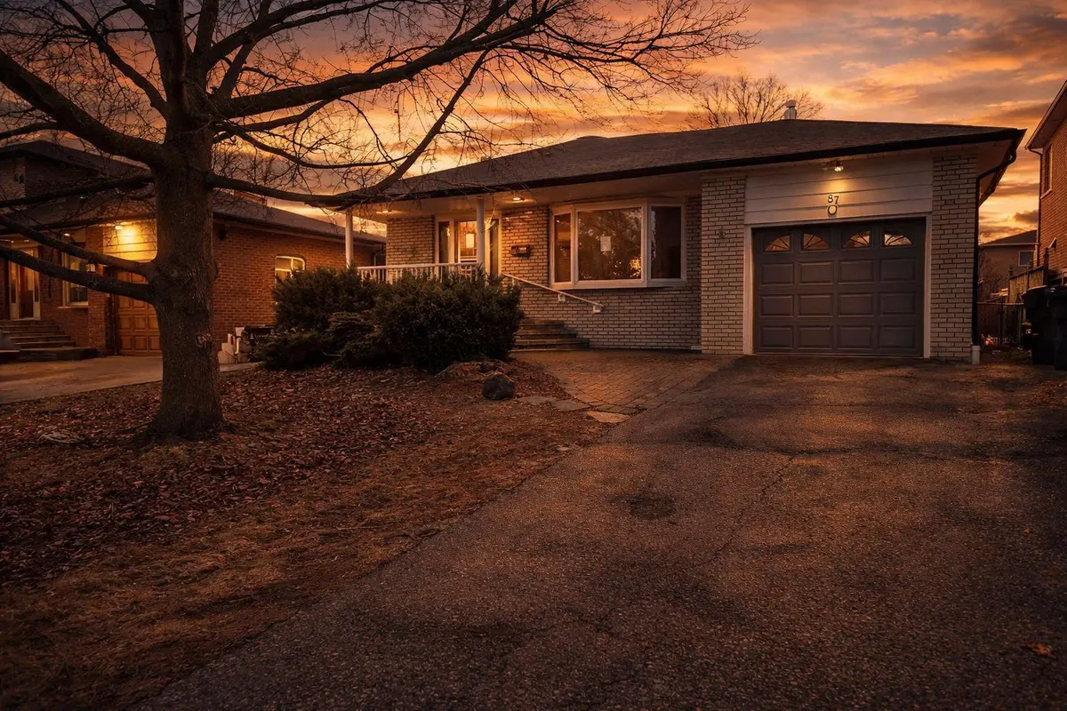 87 Euclid AVE, Toronto E10, ON M1C 1J8