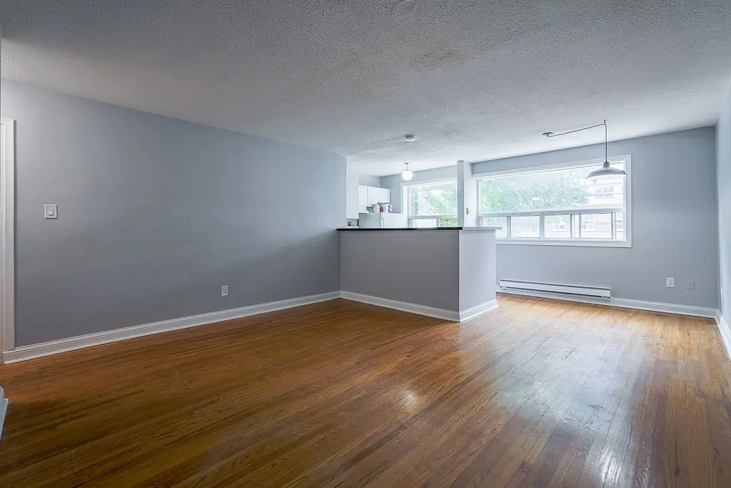 1346 Queen ST E #1, Toronto E01, ON M4L 1C5