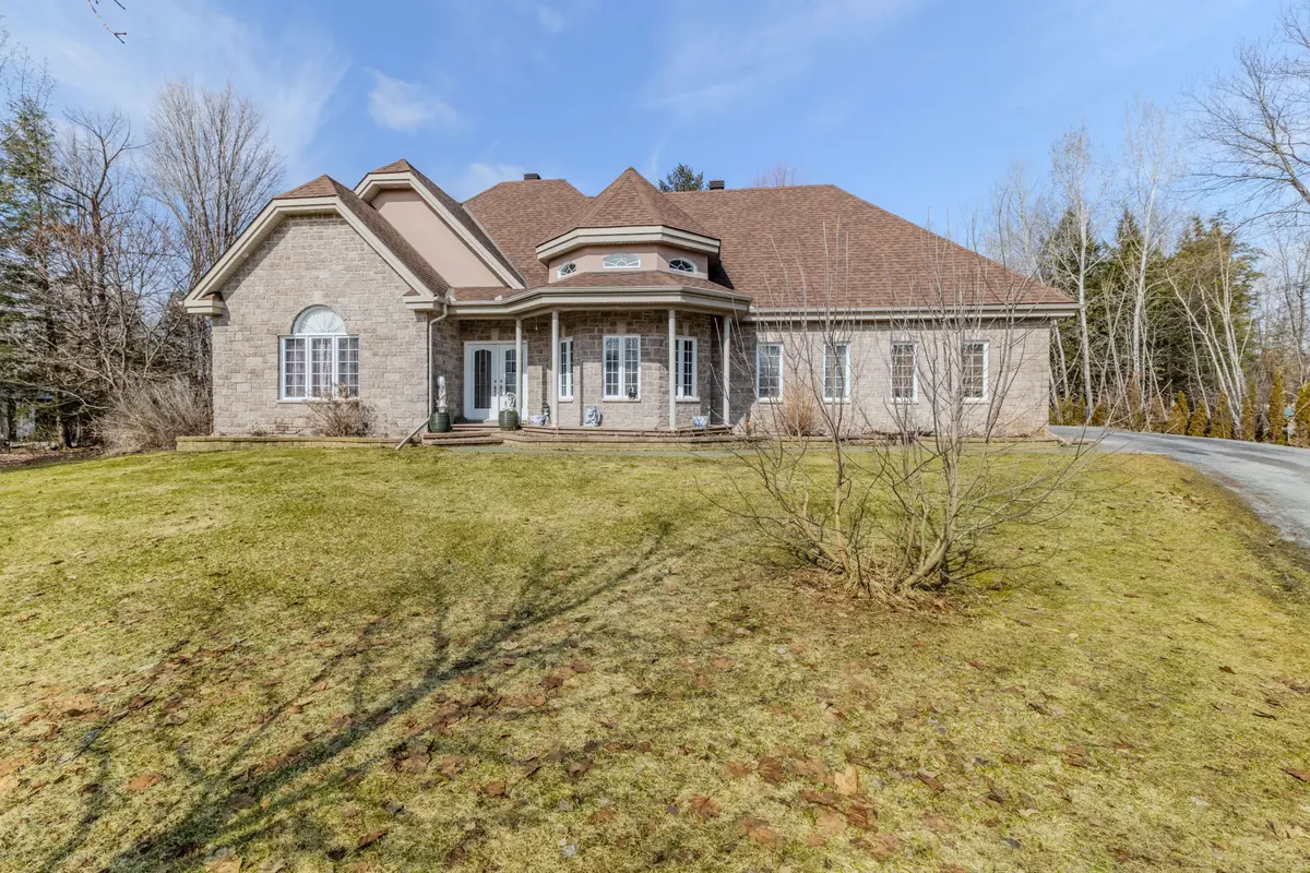 591 Du Parc RD, Champlain, ON K0B 1K0