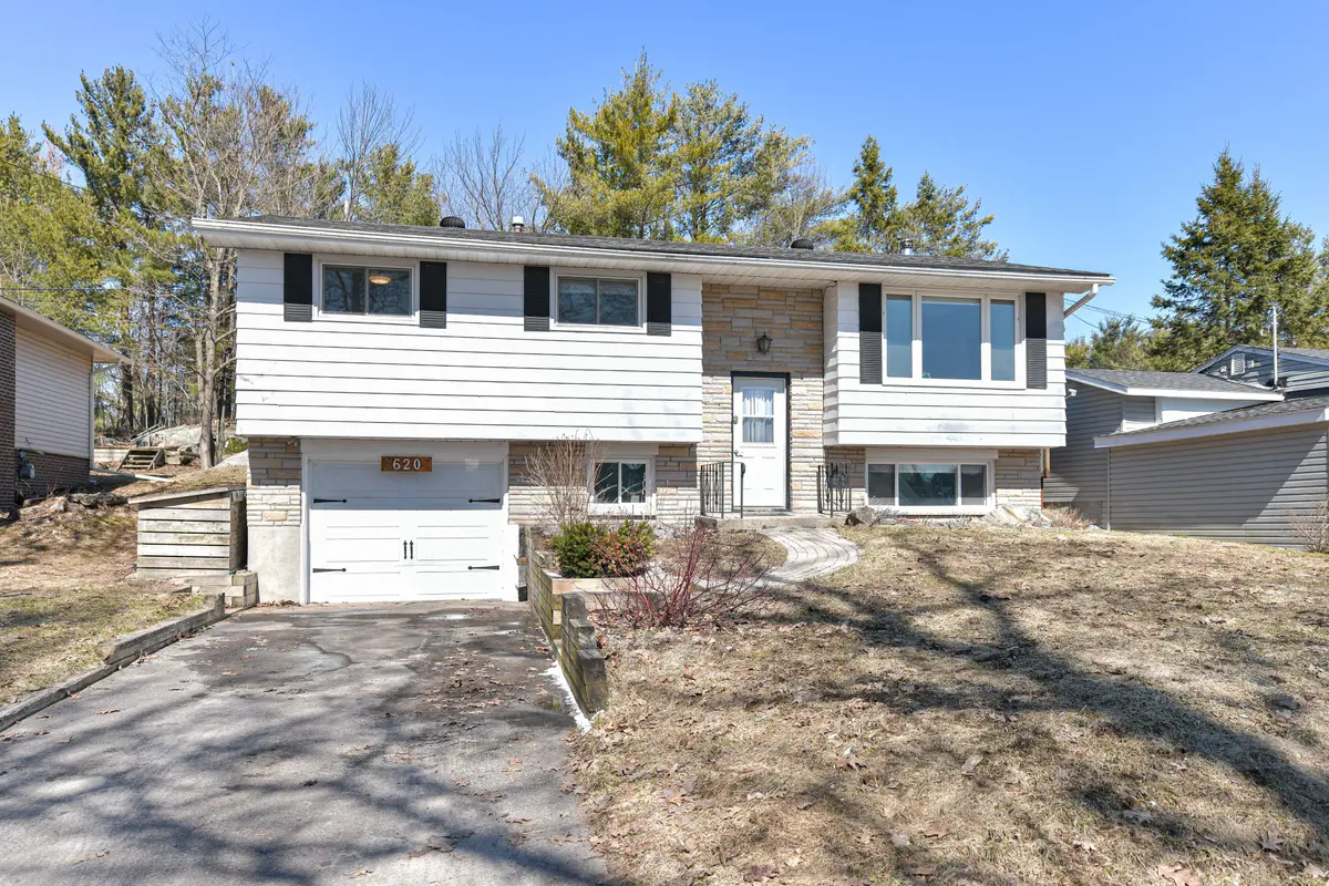 620 Pinedale RD, Gravenhurst, ON P1P 1L5
