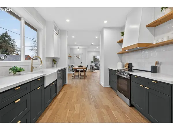 702 NE ROSA PARKS WAY, Portland, OR 97211