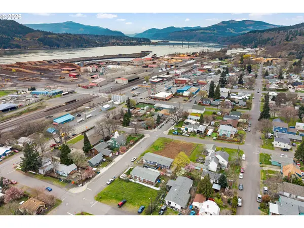 304 E HUMBOLDT ST, Bingen, WA 98605