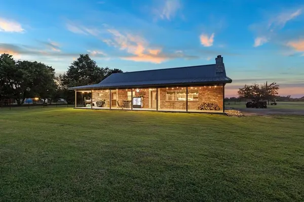 5285 County Road 3226, Lone Oak, TX 75453