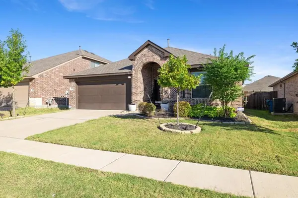 1137 Kingbird Lane, Alvarado, TX 76009