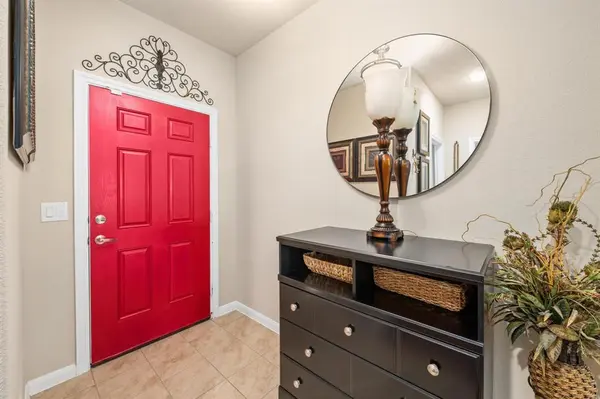 1137 Kingbird Lane, Alvarado, TX 76009