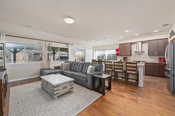 1137 Kingbird Lane, Alvarado, TX 76009