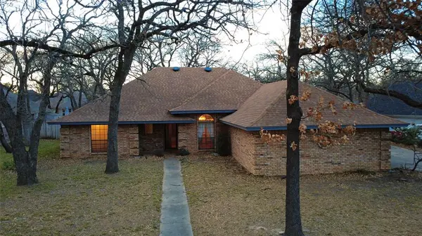 509 Topside Drive, Azle, TX 76020