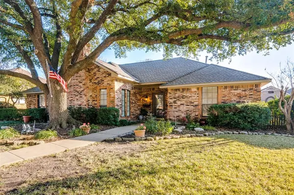 1402 Sherwood Drive,  Rowlett,  TX 75088