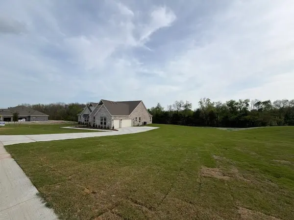 907 Perrin Lane, Van Alstyne, TX 75495