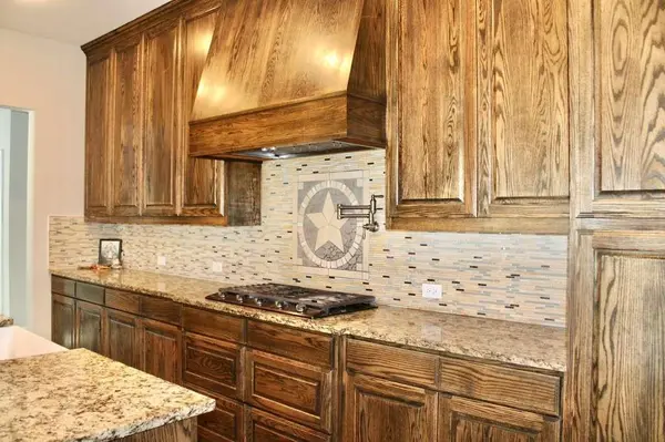 722 Clements Avenue, Van Alstyne, TX 75495