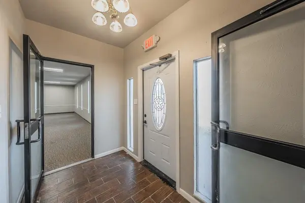 5704 James Avenue, Fort Worth, TX 76134