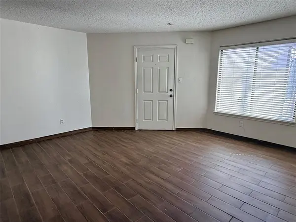 2300 Bamboo Drive #N208, Arlington, TX 76006