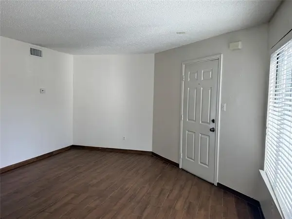 2300 Bamboo Drive #N208, Arlington, TX 76006