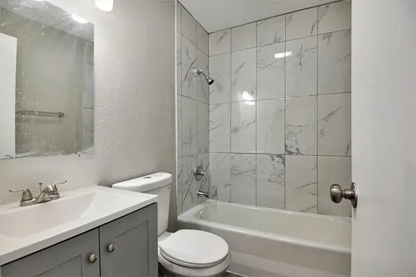 406 Dawson Circle, Grand Prairie, TX 75051