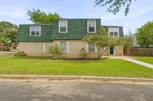 302 Hill Street, Glen Rose, TX 76043