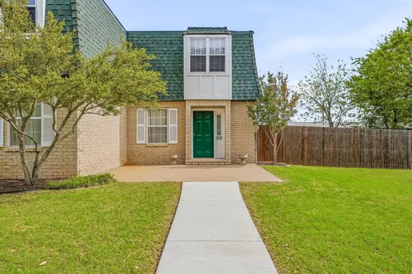 302 Hill Street, Glen Rose, TX 76043