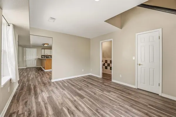 302 Hill Street, Glen Rose, TX 76043