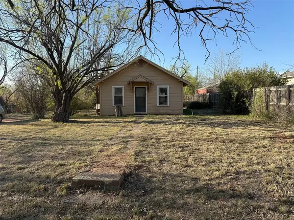 718 E Oliver Street, Stamford, TX 79553