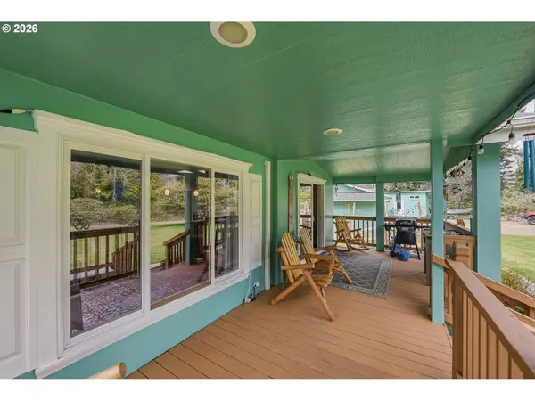 94230 North LN, North Bend, OR 97459