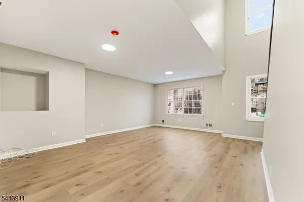 18 E Kinney St, Newark City, NJ 07102