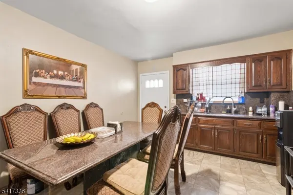 109 Franklin St, Elizabeth City, NJ 07206