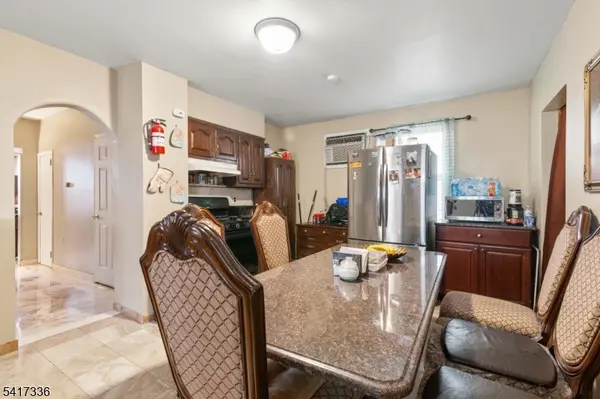 109 Franklin St, Elizabeth City, NJ 07206