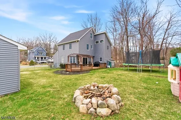 27 Schwarz Blvd, Jefferson Twp., NJ 07849