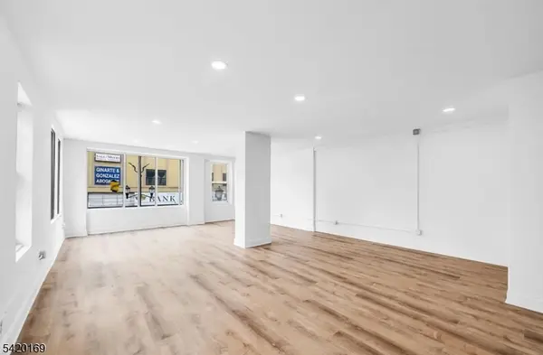 4419 Bergenline Ave, Union City, NJ 07087