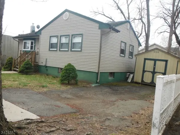 210 N 10Th St, Kenilworth Boro, NJ 07033