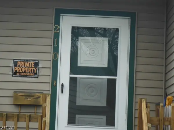 210 N 10Th St, Kenilworth Boro, NJ 07033