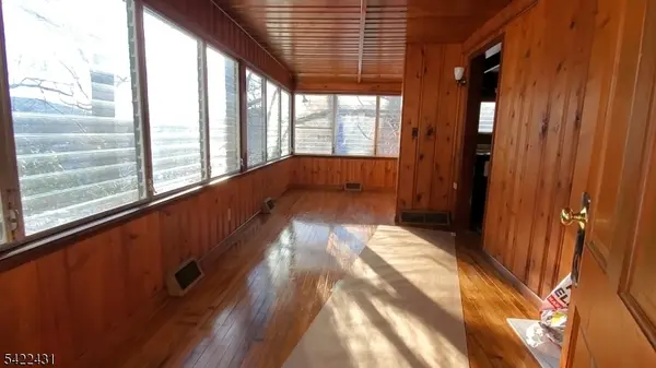 48 W Shore Trl, Sandyston Twp., NJ 07826