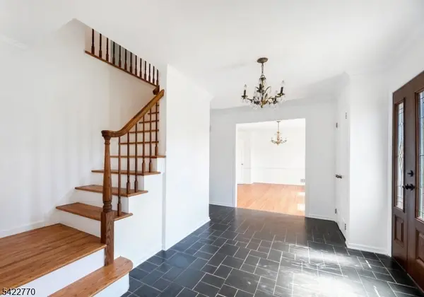 139 Berkeley Cir, Bernards Twp., NJ 07920