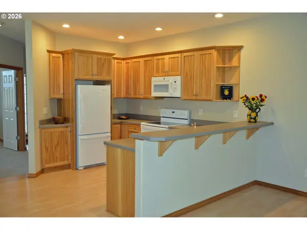 814 HENDERSON RD, Hood River, OR 97031