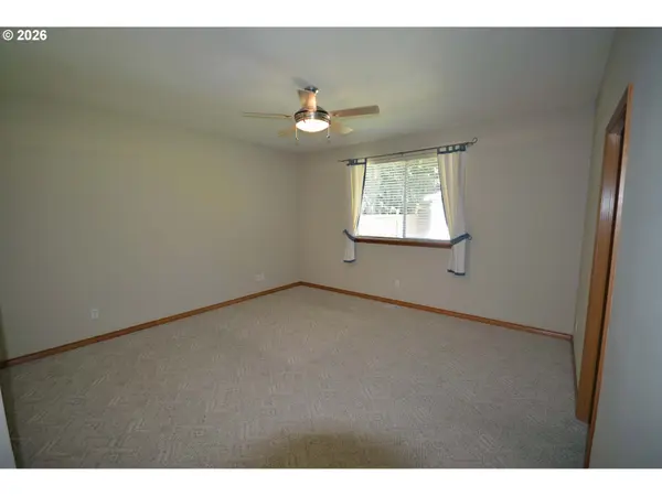 814 HENDERSON RD, Hood River, OR 97031