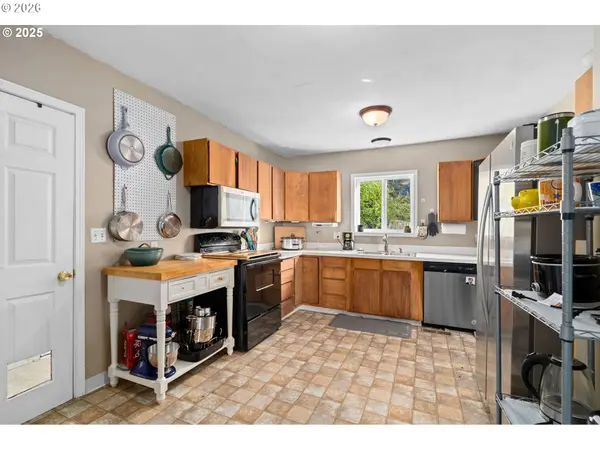 410 E D ST, Rainier, OR 97048