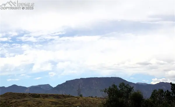 1375 Luna DR, Fountain, CO 80817