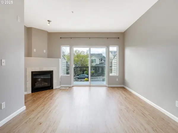 324 NE EDGEWAY DR, Hillsboro, OR 97006