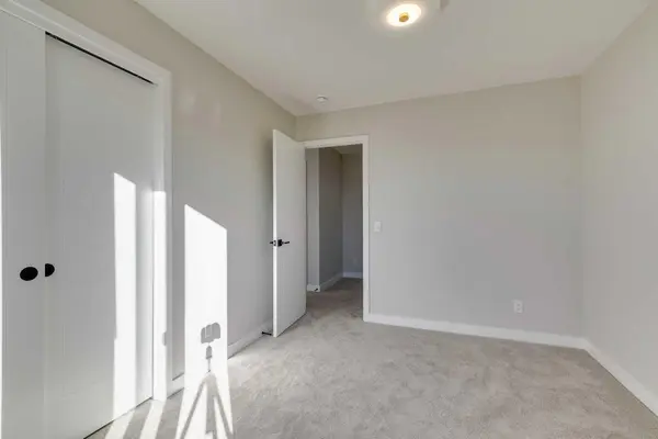 14800 1 ST NW #207, Calgary, AB T3P 2M3