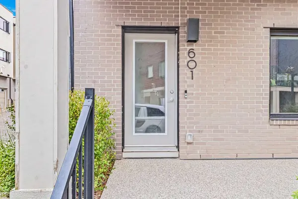 218 Sherwood SQ NW #601, Calgary, AB T3R 0Y2