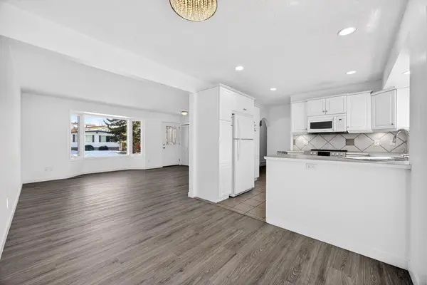 507 Mcintosh RD NE, Calgary, AB T2E 5Z2